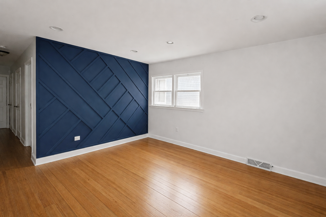 4259 N Narragansett Ave - Photo 5 of 13