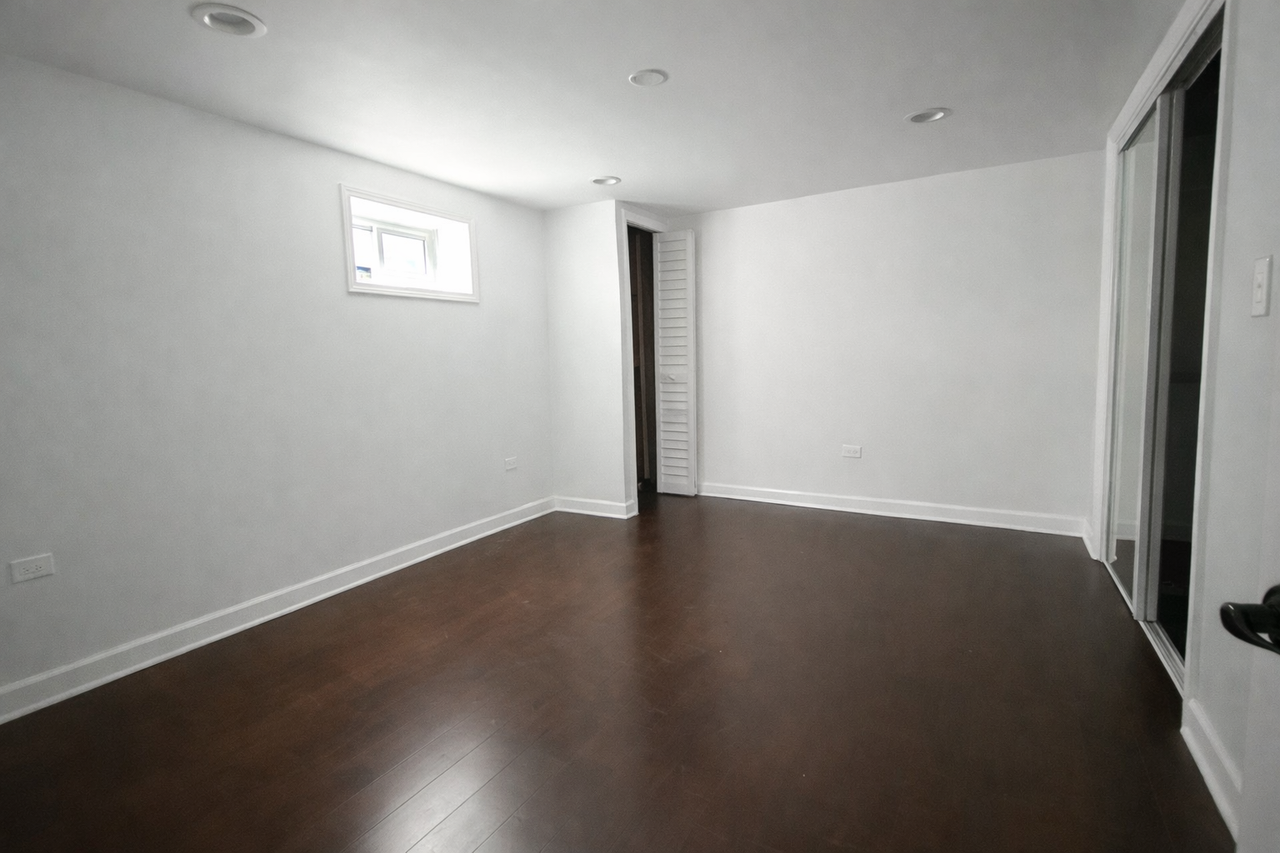 4259 N Narragansett Ave - Photo 6 of 13