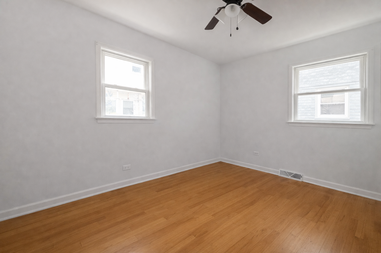 4259 N Narragansett Ave - Photo 7 of 13