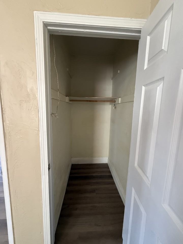 2218 S Taylor St #7 - Photo 5 of 10