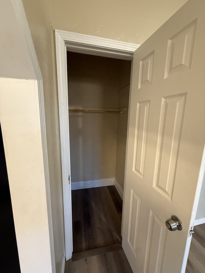 2218 S Taylor St #7 - Photo 6 of 10