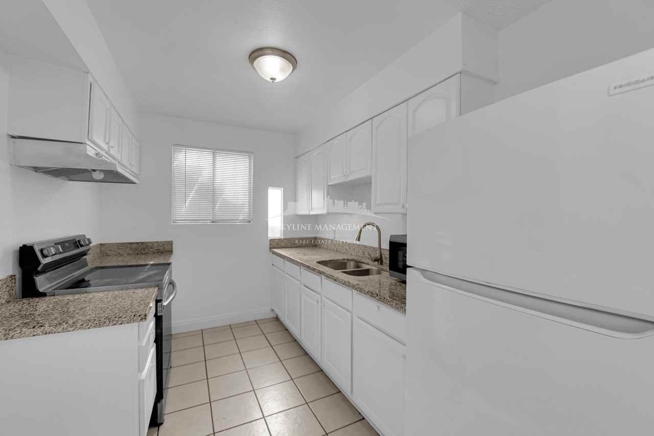 1308 N 22nd St #1 - Photo 6 of 20