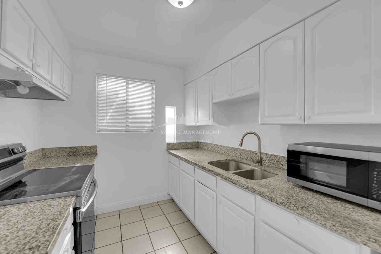 1308 N 22nd St #1 - Photo 7 of 20