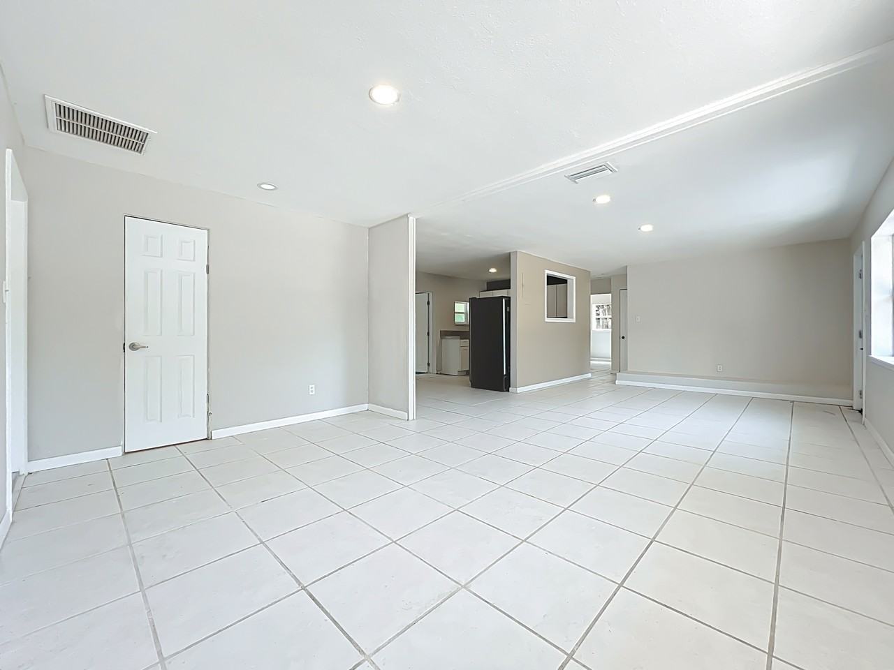 1424 Pineda St #1 - Photo 4 of 15