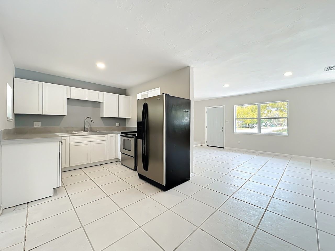 1424 Pineda St #1 - Photo 5 of 15