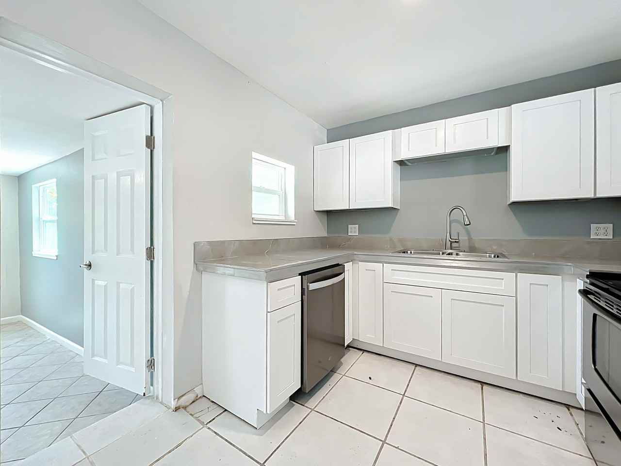 1424 Pineda St #1 - Photo 6 of 15