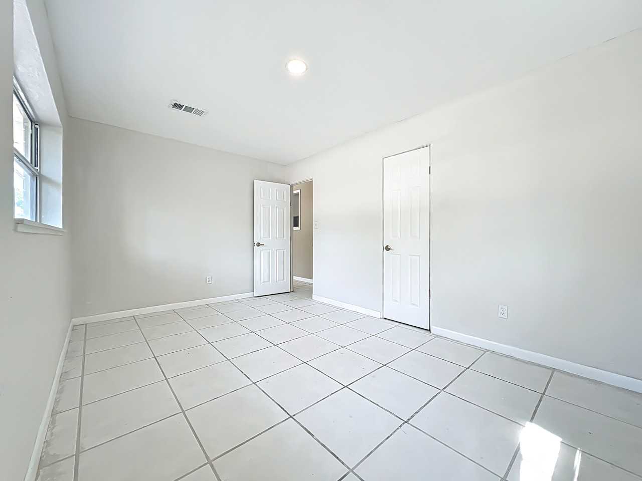 1424 Pineda St #1 - Photo 7 of 15