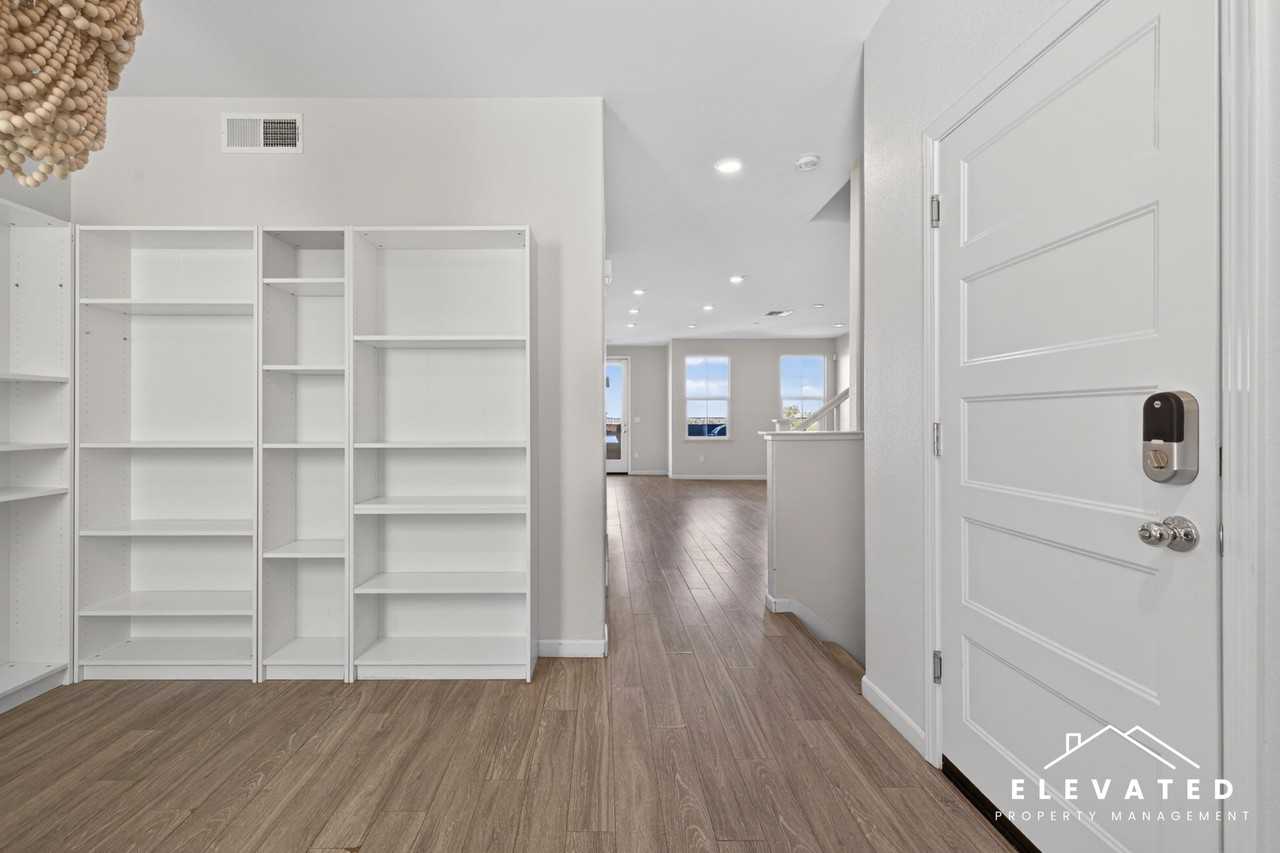 611 Jade St #1 - Photo 3 of 35