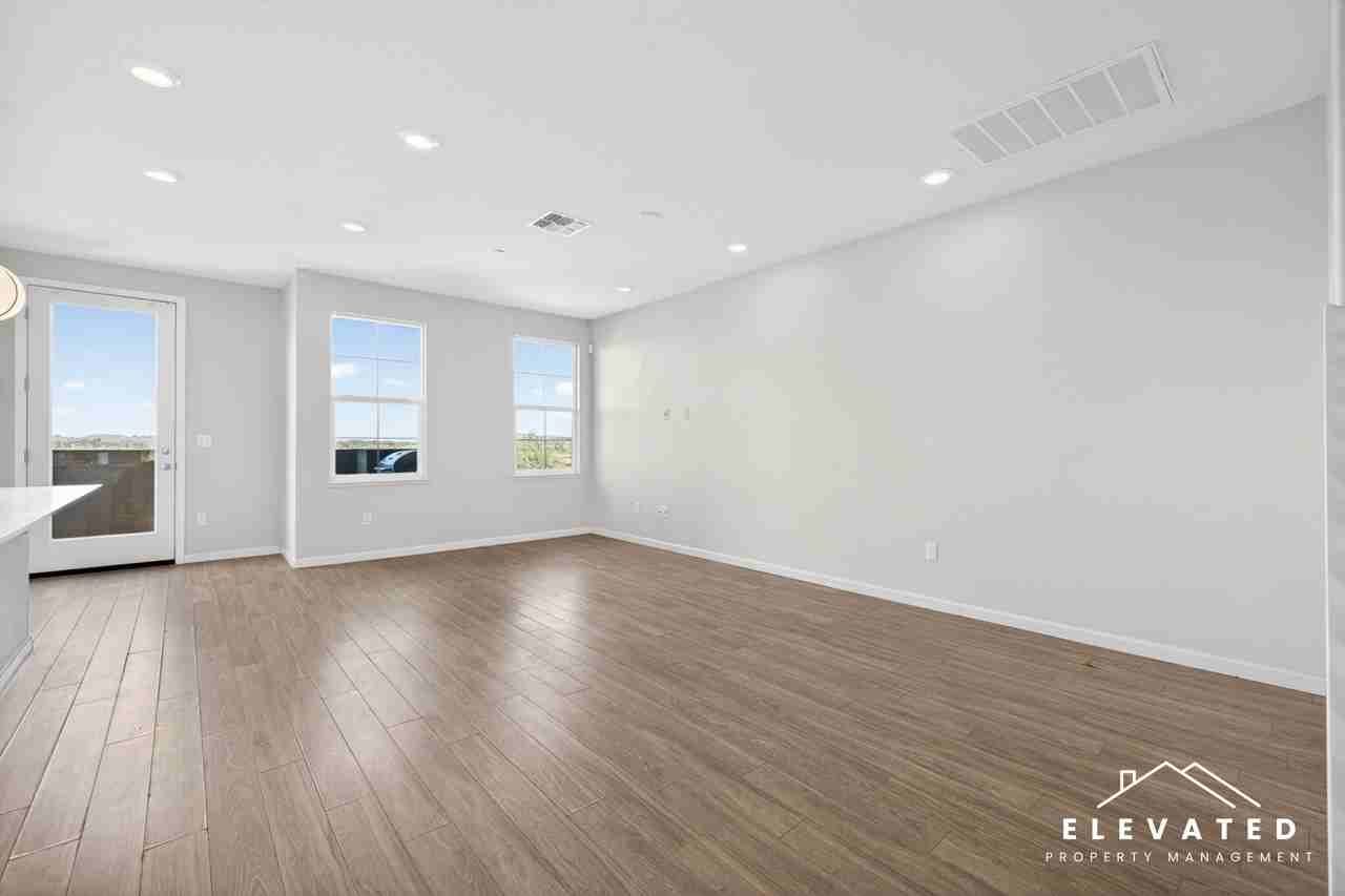 611 Jade St #1 - Photo 5 of 35