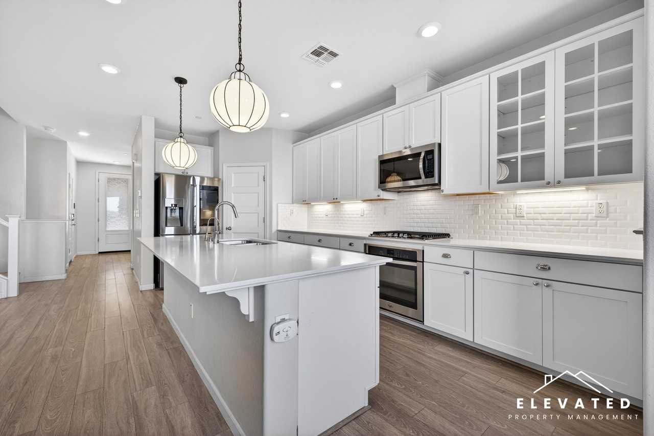 611 Jade St #1 - Photo 7 of 35