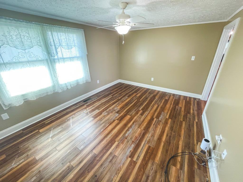 1206 Golf St - Photo 6 of 20