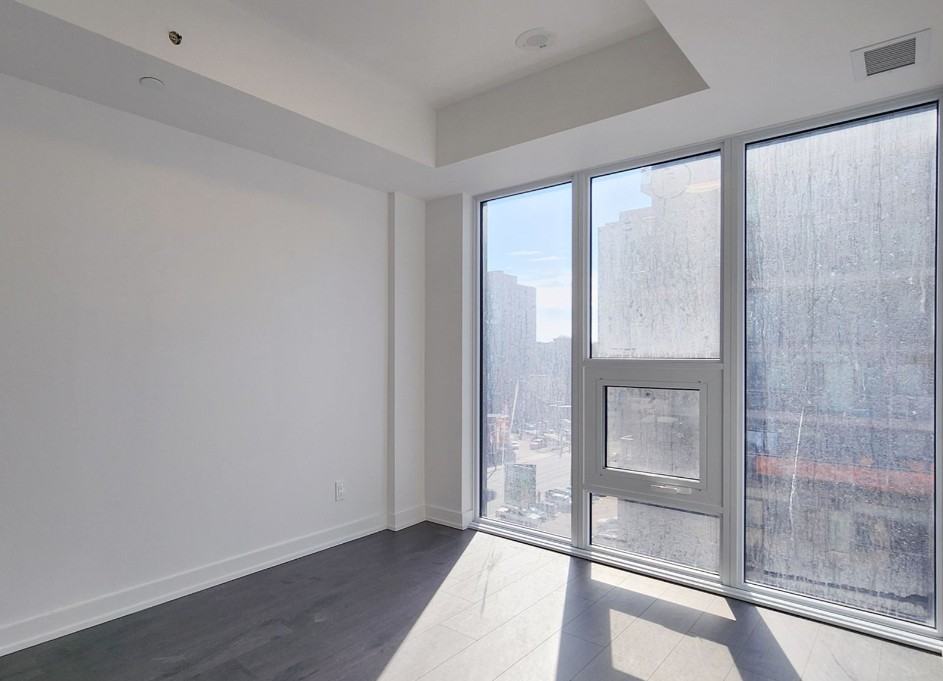 Queen St E - Photo 3 of 4