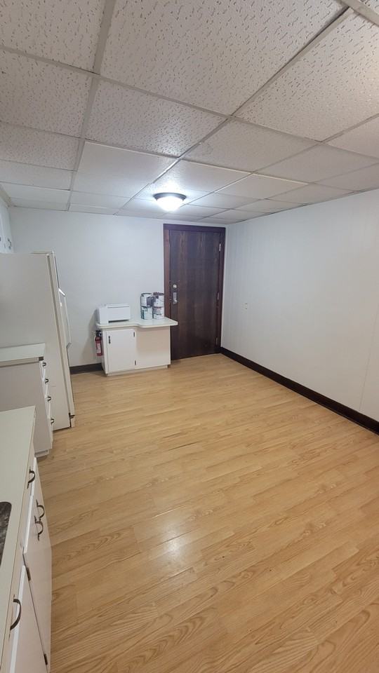 505 12th Street East - Photo 4 of 20