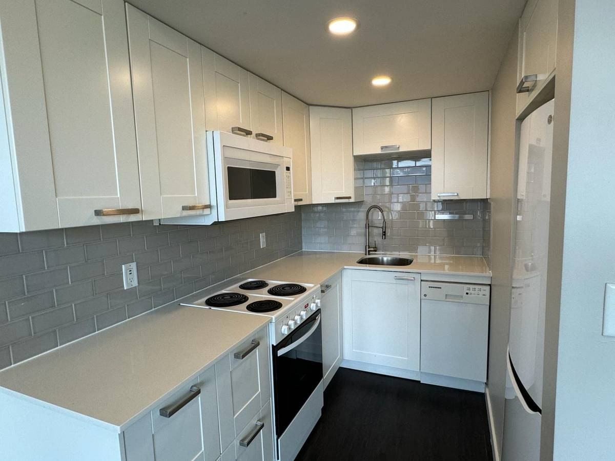 30 East 10th Avenue #905