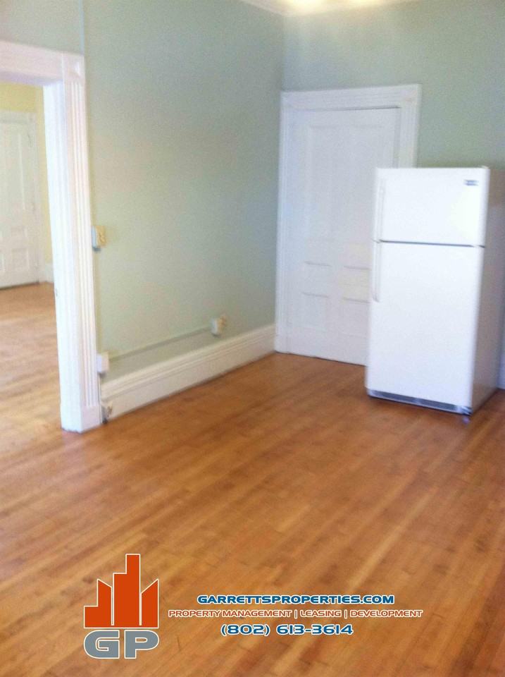 40 1st St #4 - Photo 2 of 11