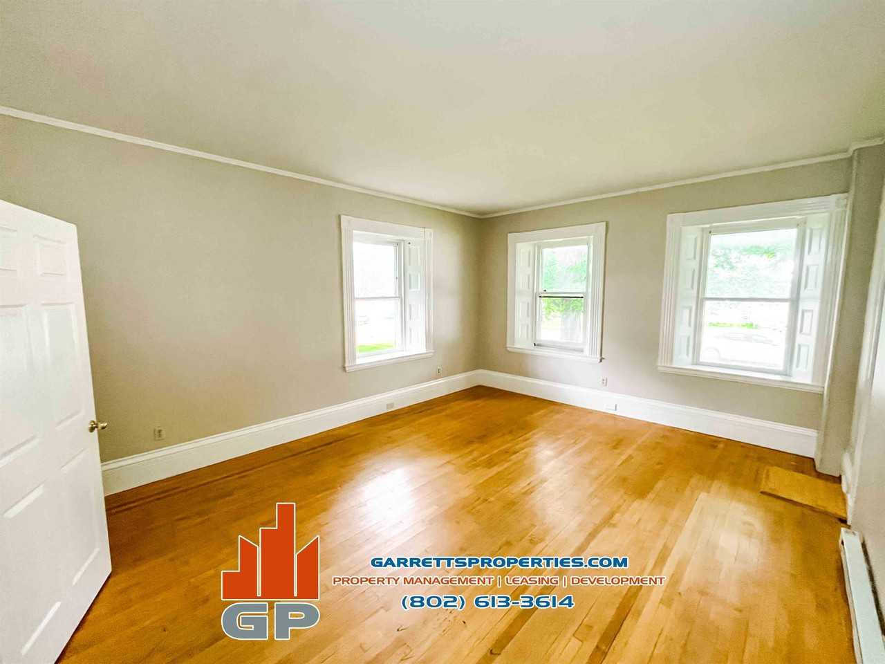 40 1st St #4 - Photo 4 of 11