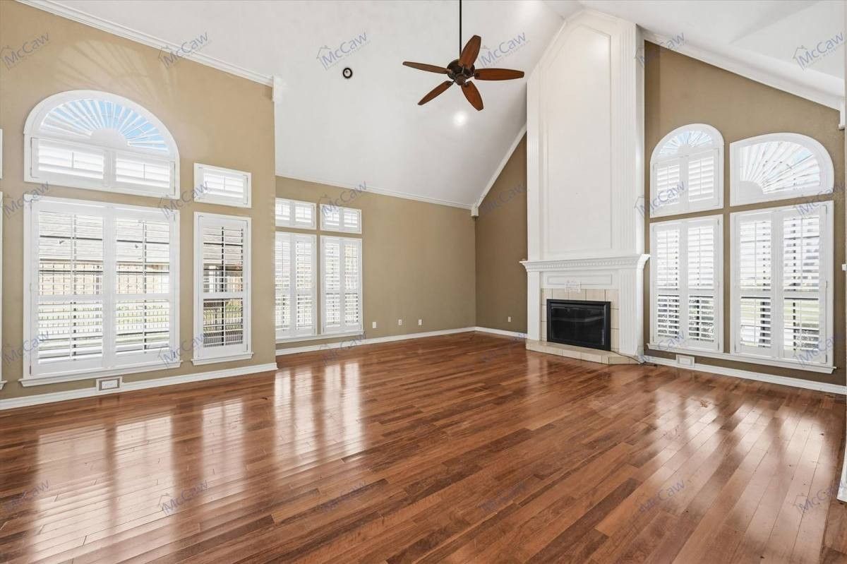 3407 Bowden Hill Ln N - Photo 3 of 10