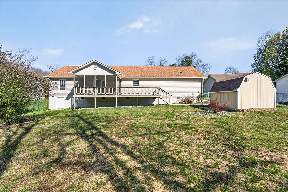 39 Calloway Dr - Photo 2 of 16