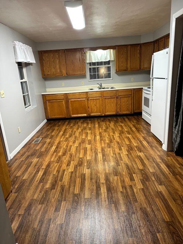 5854 Hayes Rd - Photo 2 of 15