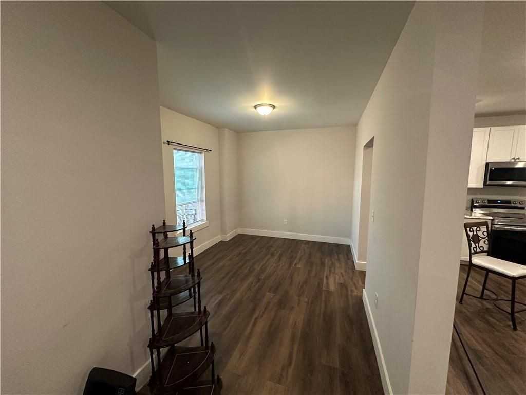 370 Crestbrook Ln - Photo 3 of 21