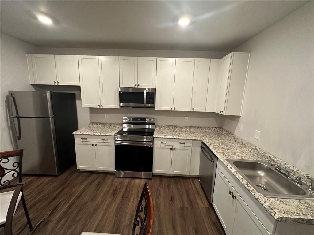 370 Crestbrook Ln - Photo 5 of 21