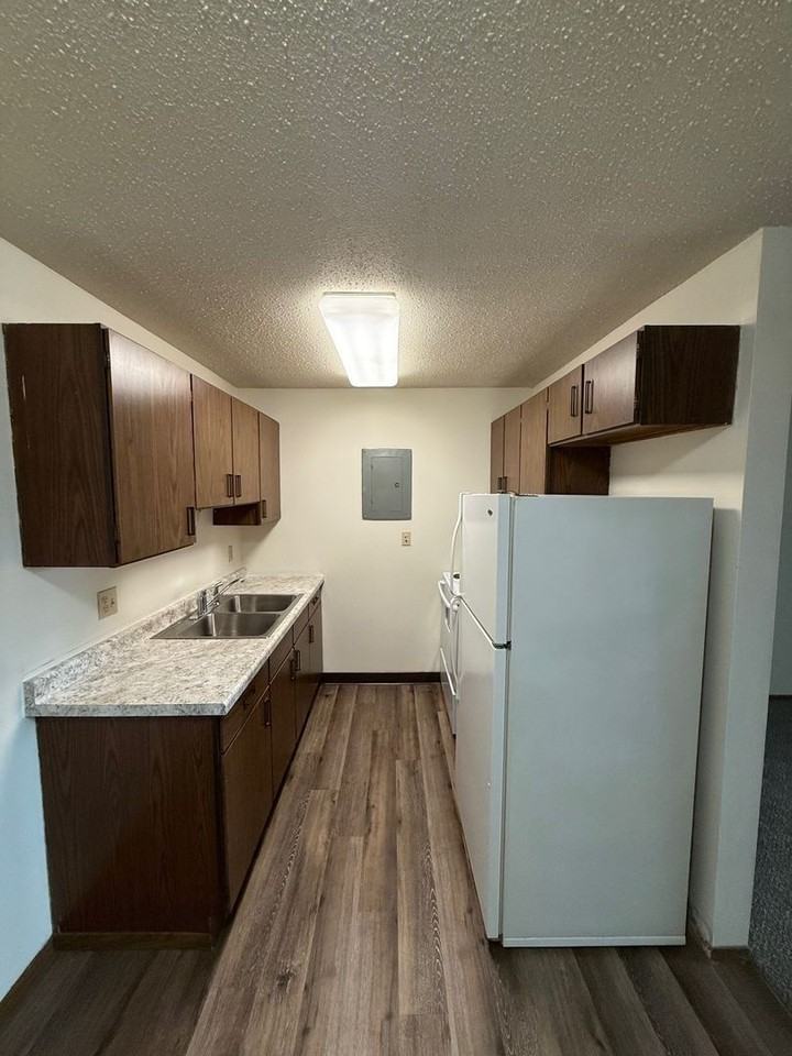 Summerset Apartments - Photo 2 of 22