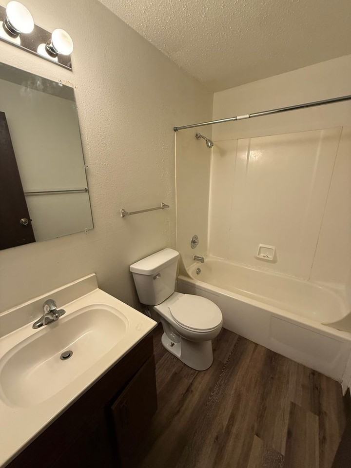 Summerset Apartments - Photo 4 of 22