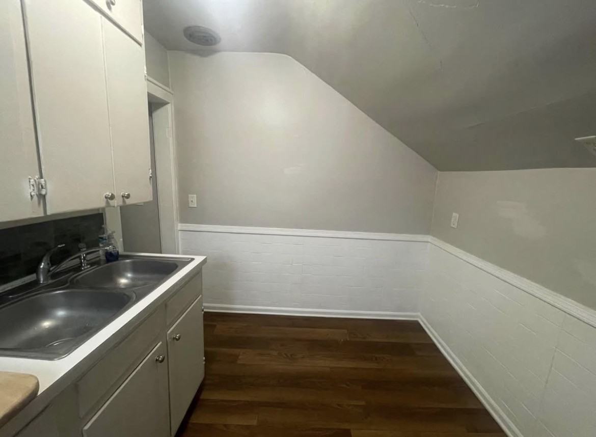 543 Shamrock St Sw #2 - Photo 3 of 22