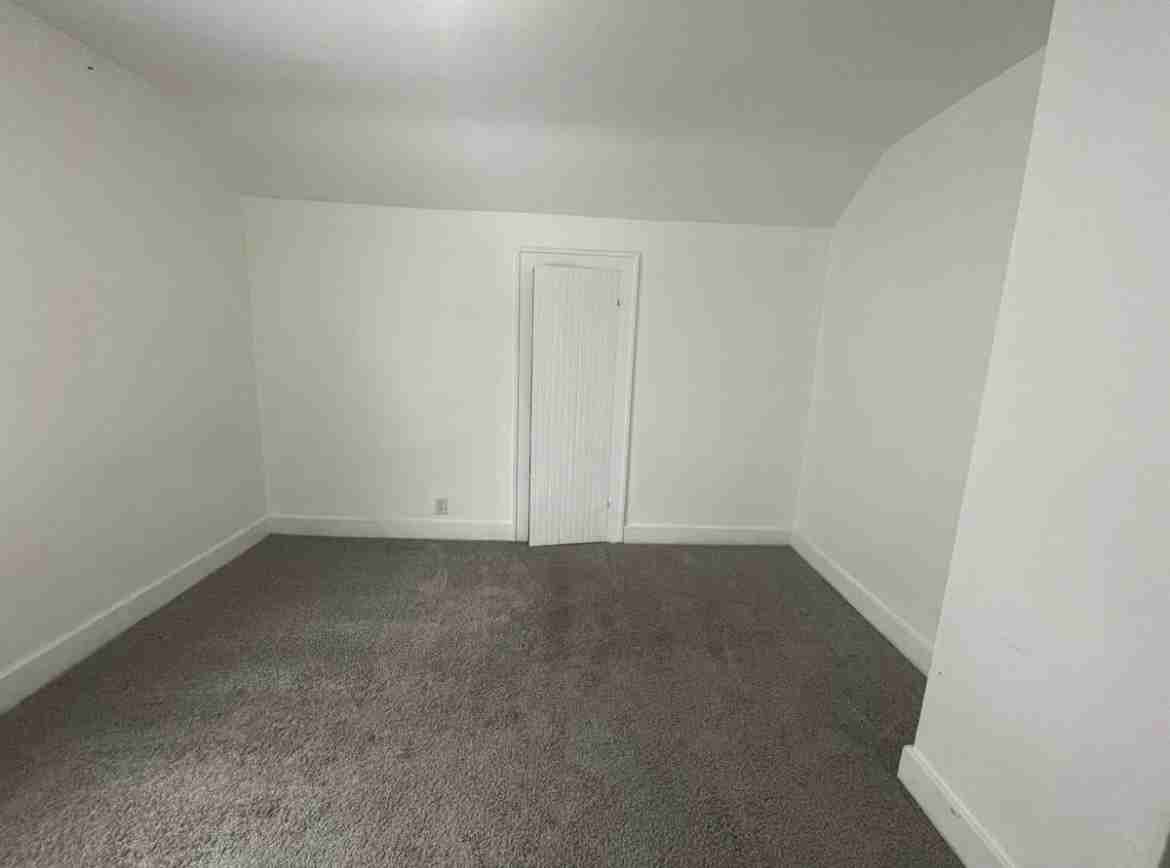 543 Shamrock St Sw #2 - Photo 4 of 22