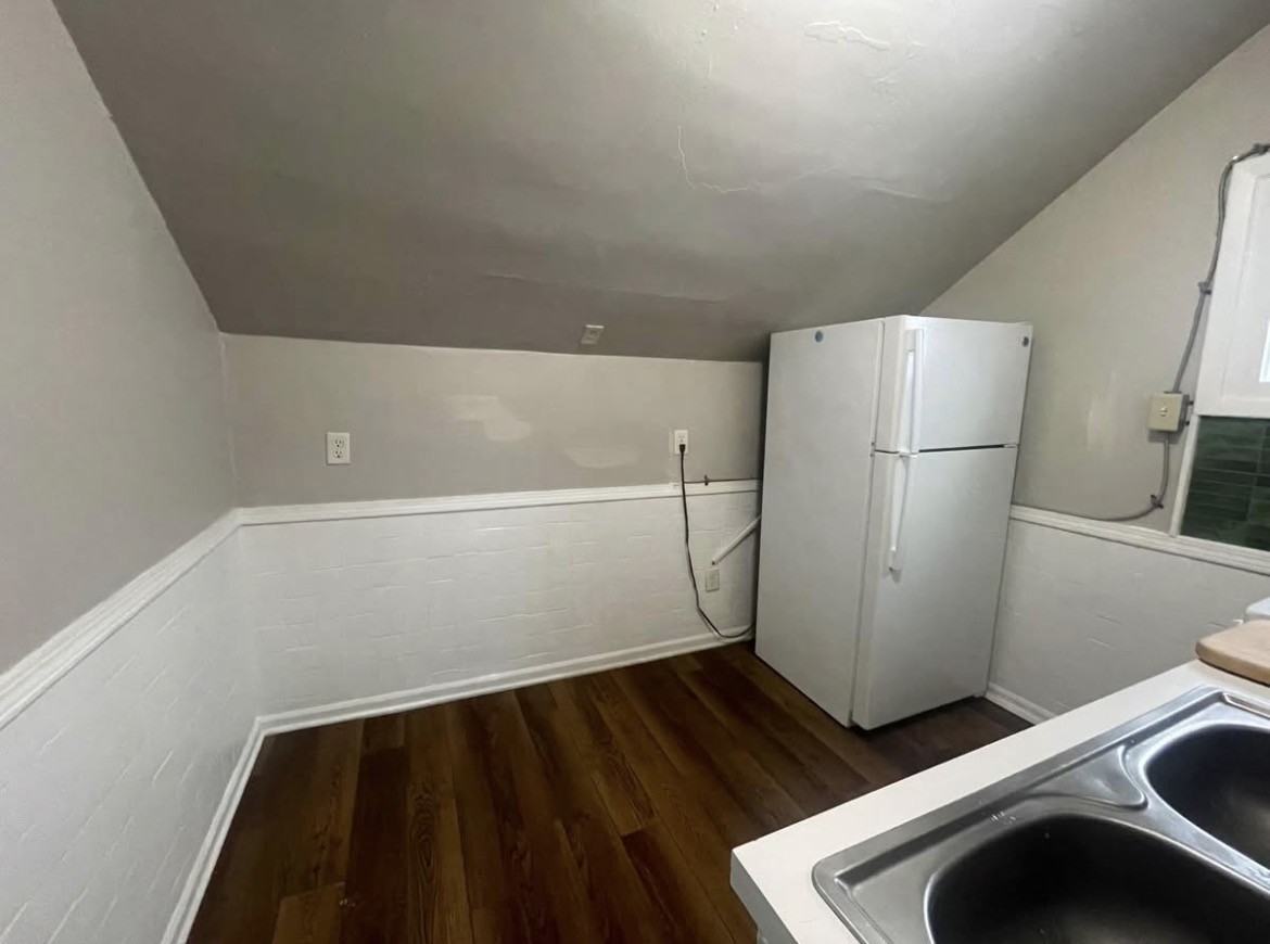 543 Shamrock St Sw #2 - Photo 6 of 22