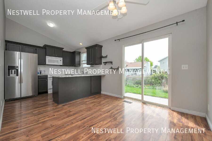 4093 4093 W Misty Dr - Photo 2 of 19