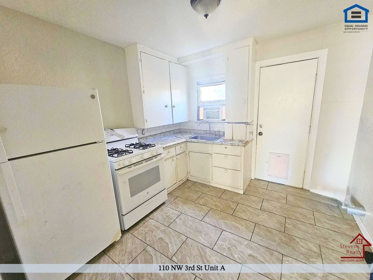 110 Nw 3rd St #A - Photo 4 of 7