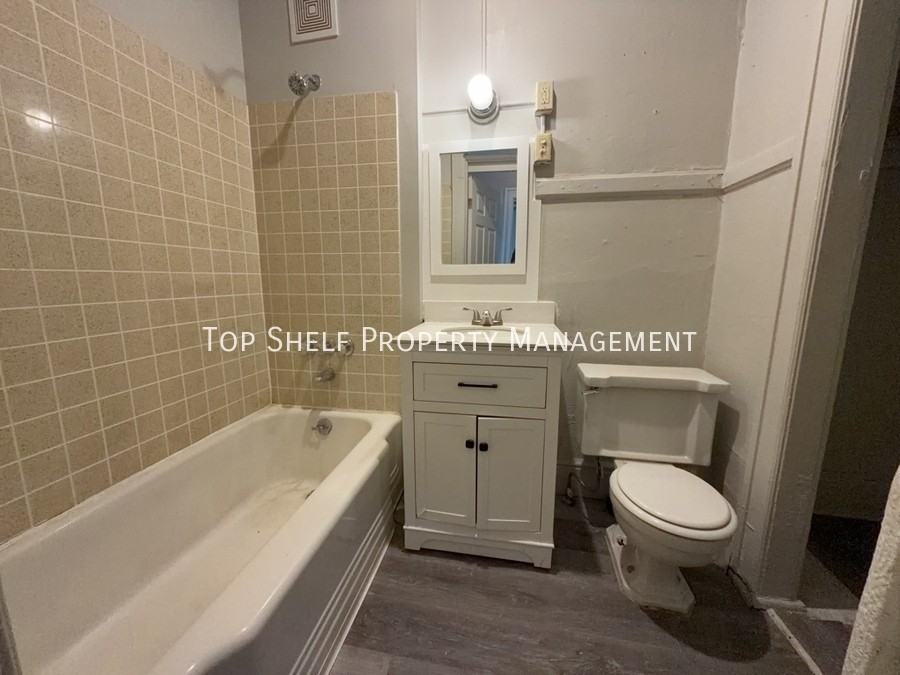 2419 Cottage Grove Ave #6 - Photo 7 of 9