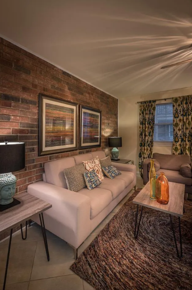 Beautiful & Spacious Apartments in the Heart of Metairie! - Photo 2 of 8