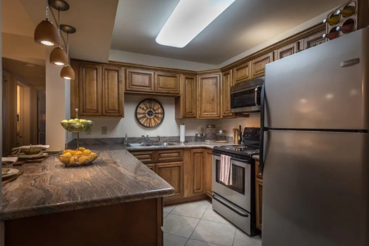 Beautiful & Spacious Apartments in the Heart of Metairie! - Photo 4 of 8