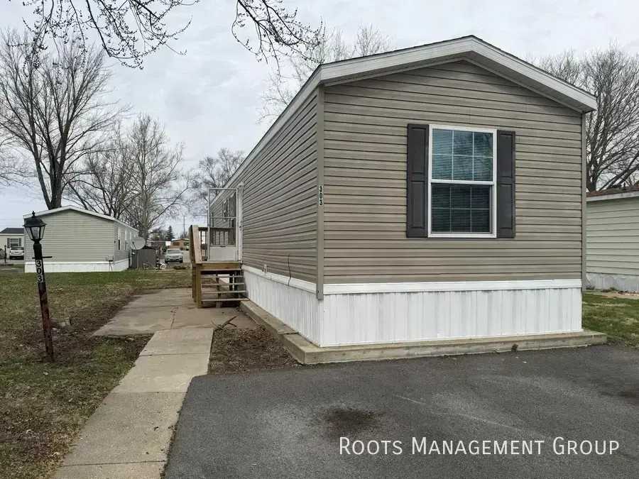 303 Carriage Lane Est #303 - Photo 2 of 25