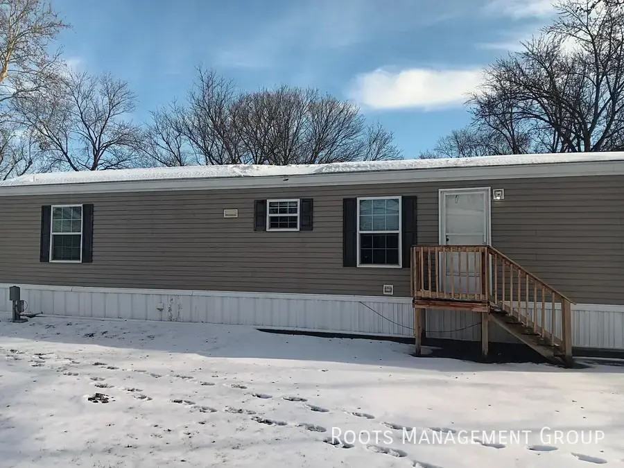 303 Carriage Lane Est #303 - Photo 3 of 25