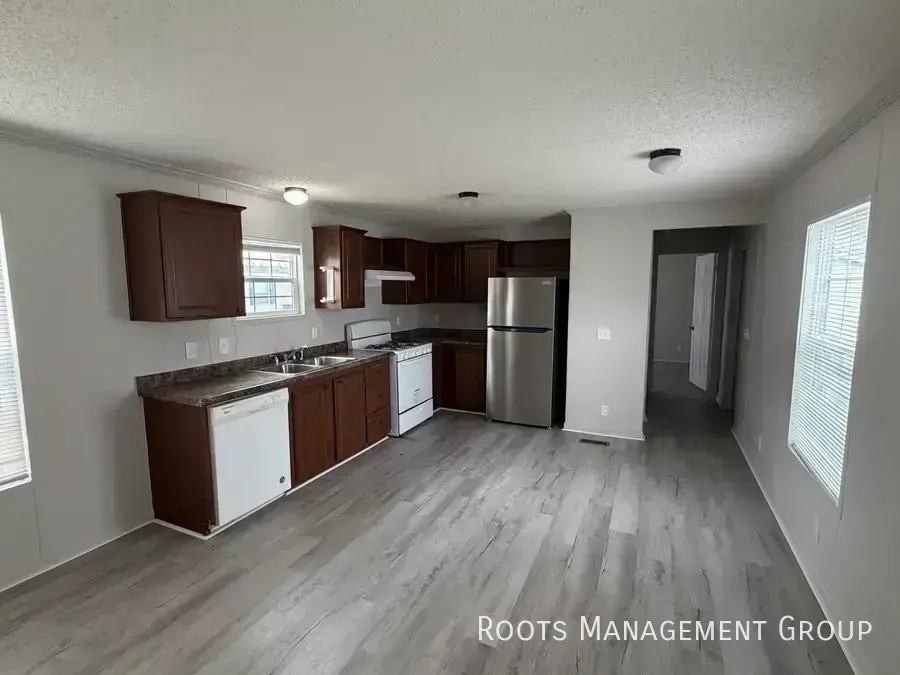 303 Carriage Lane Est #303 - Photo 4 of 25