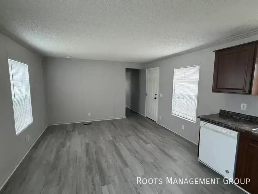 303 Carriage Lane Est #303 - Photo 6 of 25