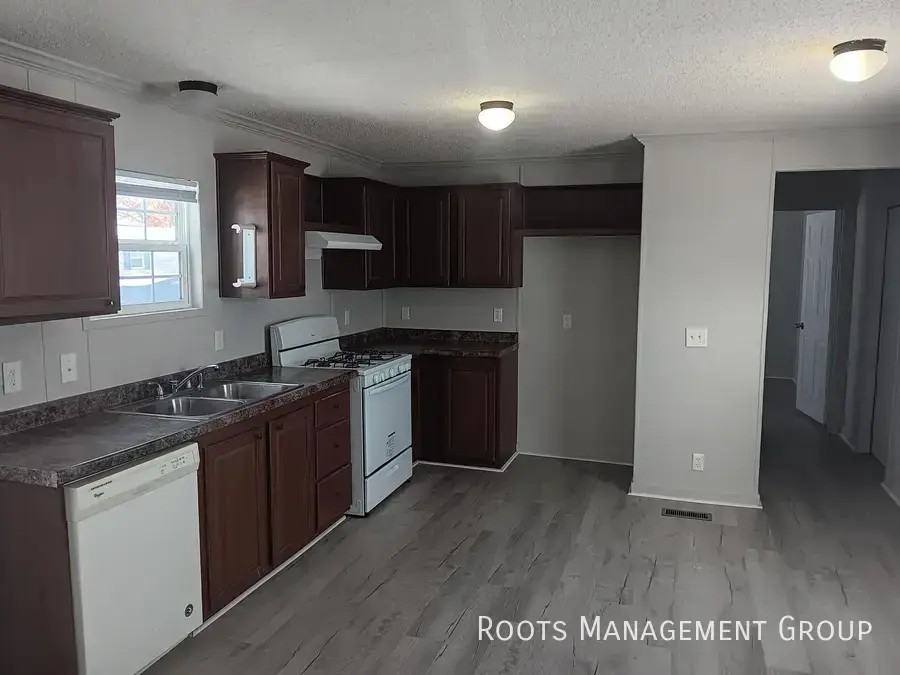 303 Carriage Lane Est #303 - Photo 7 of 25