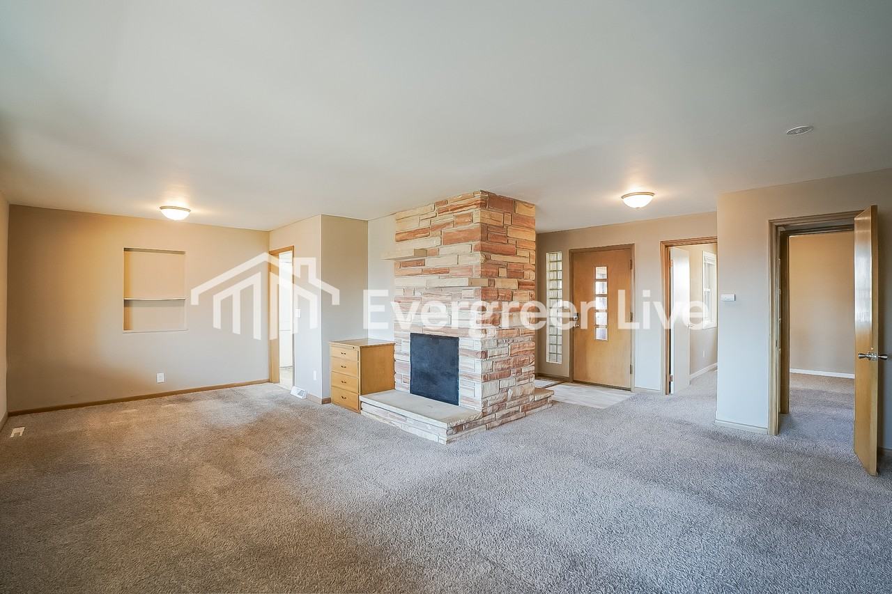 2103 Crawford St - Photo 3 of 15