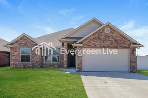 featured image of 932 N Windermere Dr