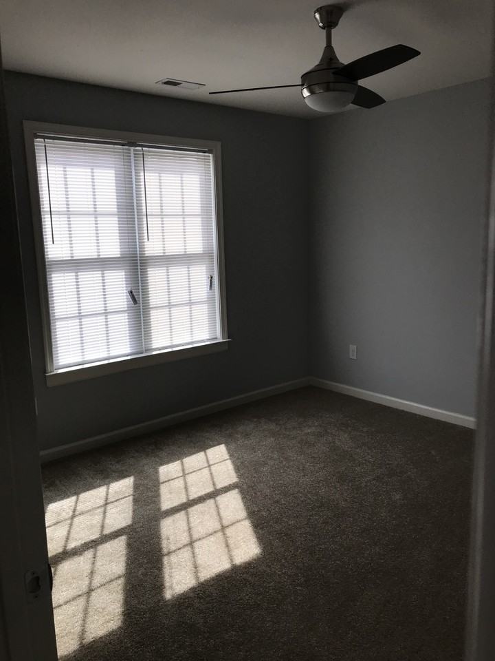 225 Plazaview Rd #D - Photo 5 of 5