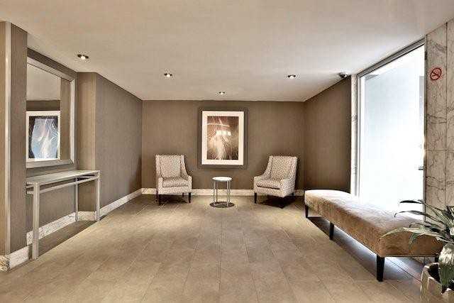 11 Shallmar Boulevard Toronto - Photo 2 of 18