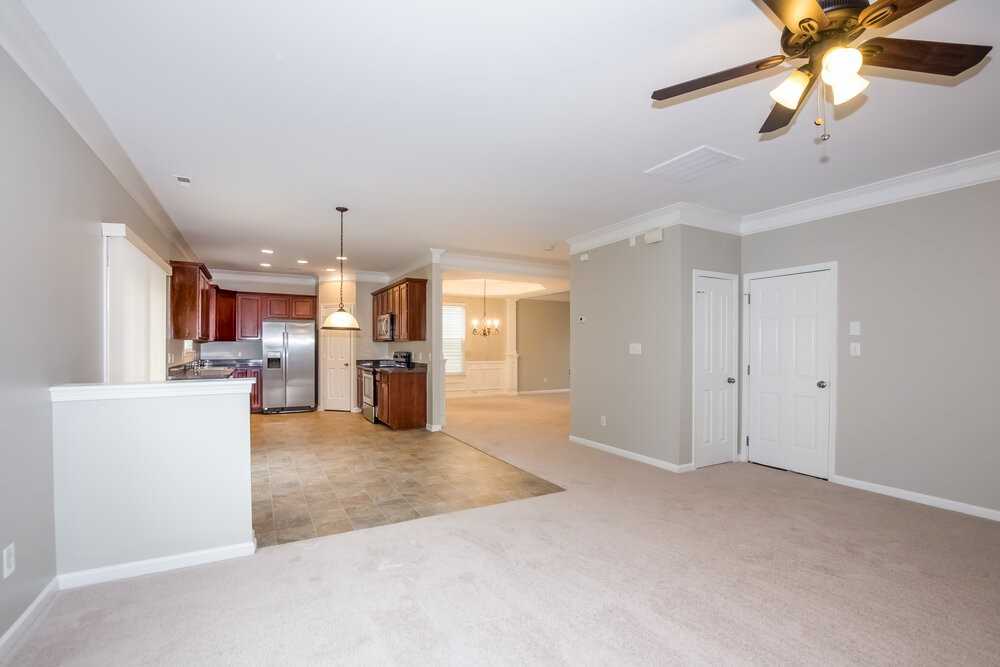 3906 Herkimer Dr - Photo 4 of 16