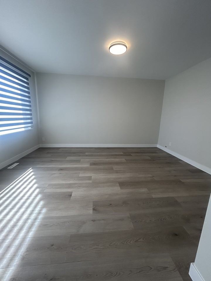 881 Dudley Avenue - Photo 4 of 20