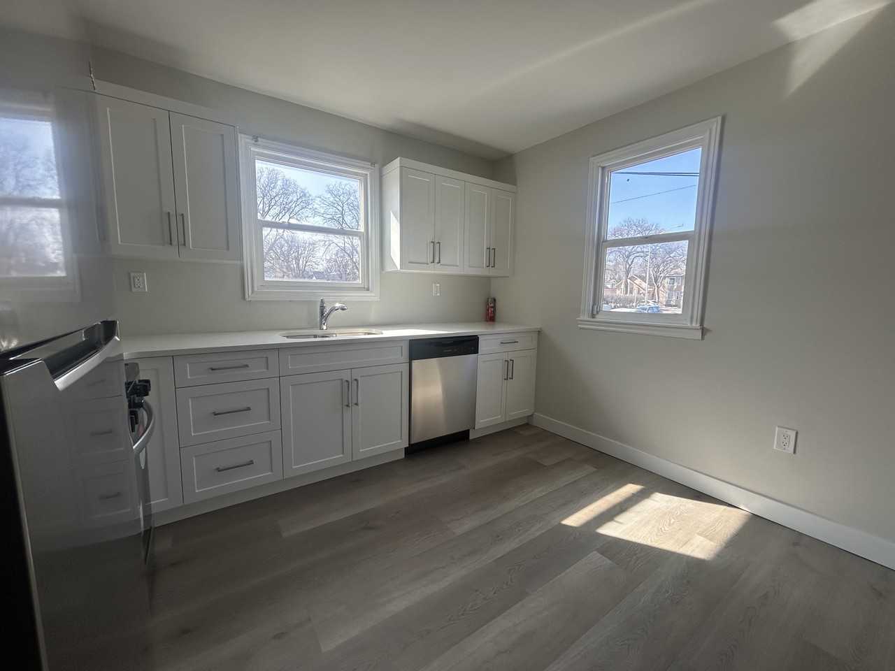 881 Dudley Avenue - Photo 7 of 20