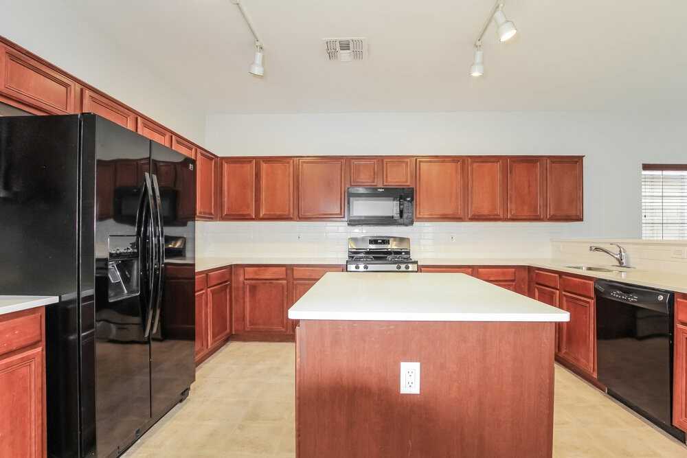 15311 N 159th Dr - Photo 4 of 14