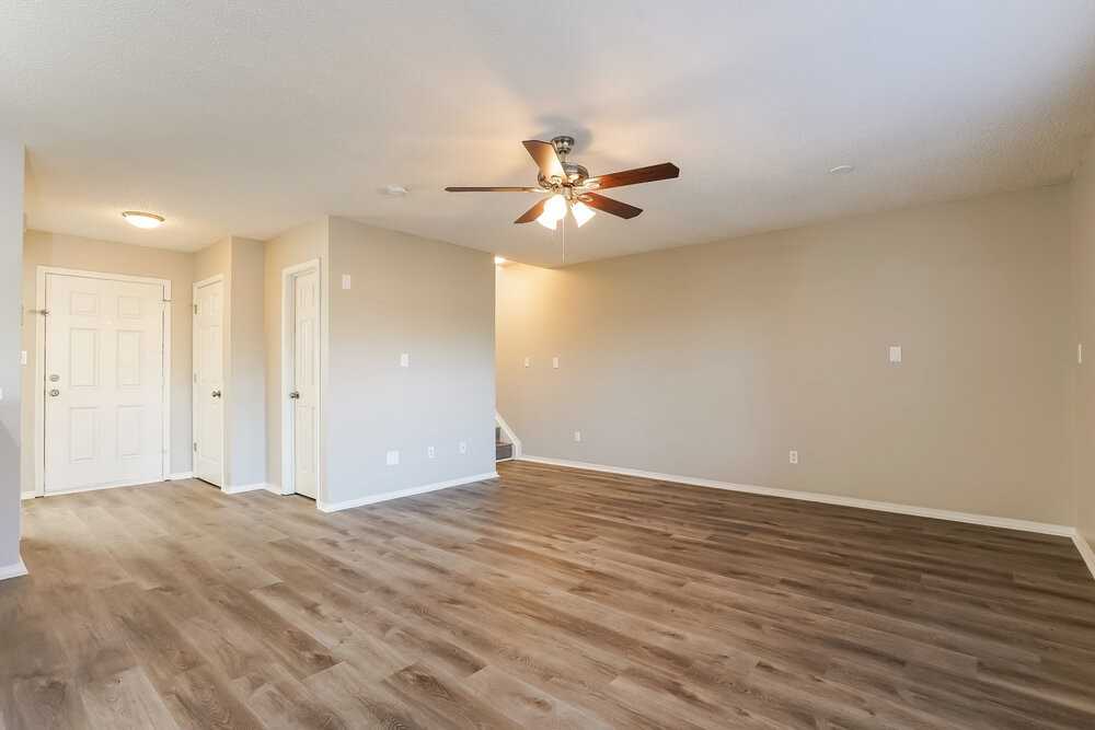 6333 Saybrooke Dr - Photo 6 of 17