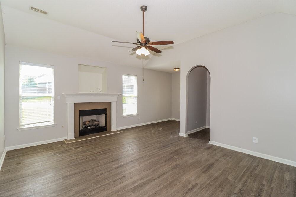 9259 Windy Meadow Ln - Photo 5 of 16